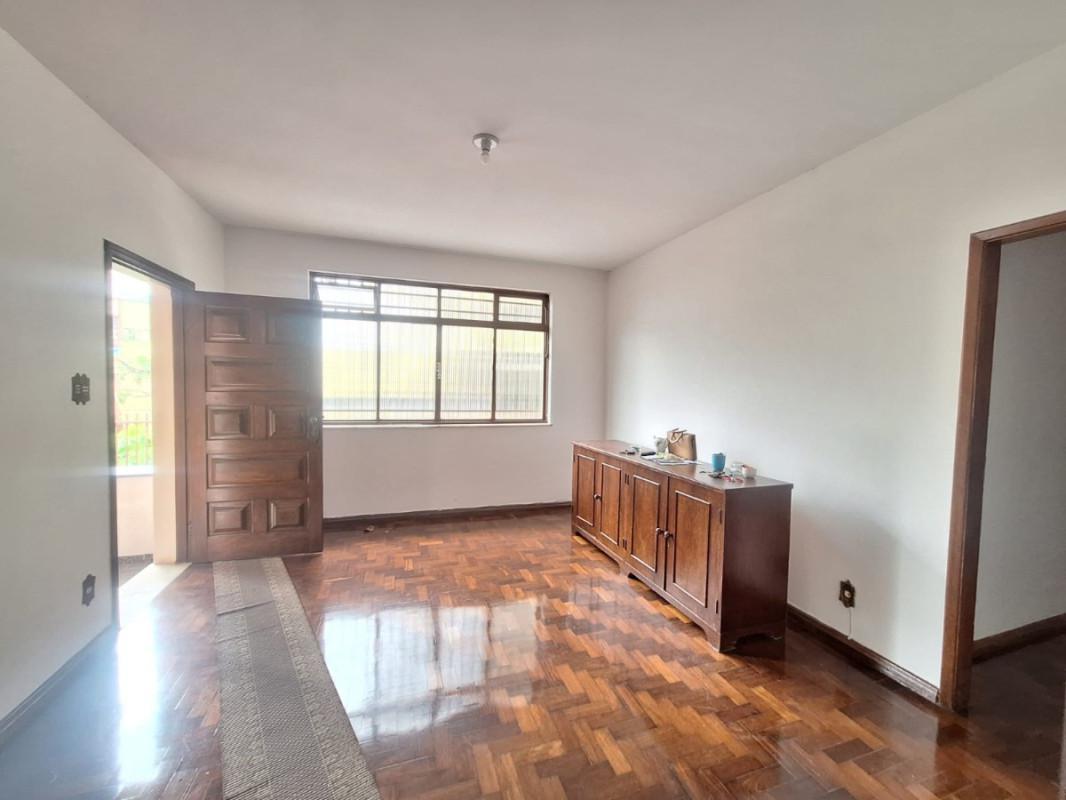 Casa Comercial, Cidade Nova, 4 Quartos, 2 Vagas, 1 Suíte