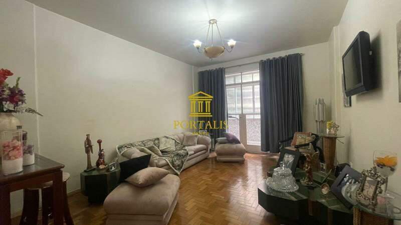 Apartamento, Centro, 4 Quartos, 0 Vaga, 1 Suíte