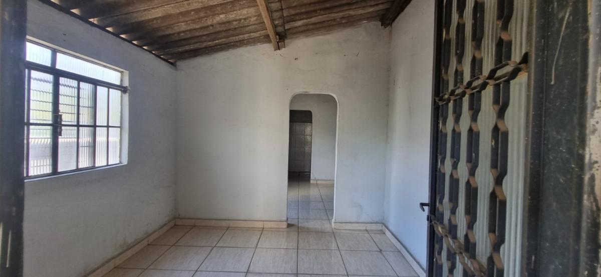 Casa, Sagrada Família, 5 Quartos, 0 Vaga, 1 Suíte