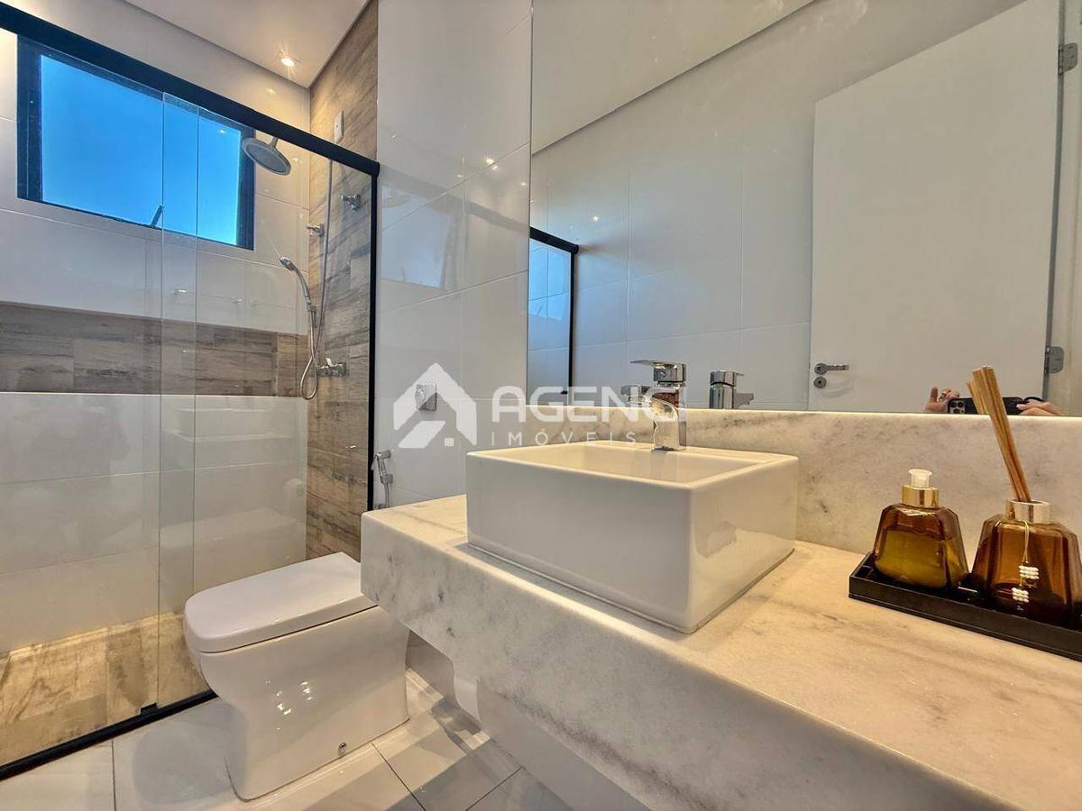 Casa em Condomínio, Portal do Sol, 5 Quartos, 0 Vaga, 3 Suítes