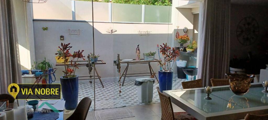 Casa, Estoril, 7 Quartos, 3 Vagas, 3 Suítes