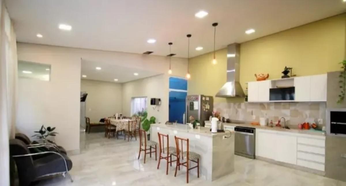 Casa, Sagrada Família, 4 Quartos, 2 Vagas, 2 Suítes