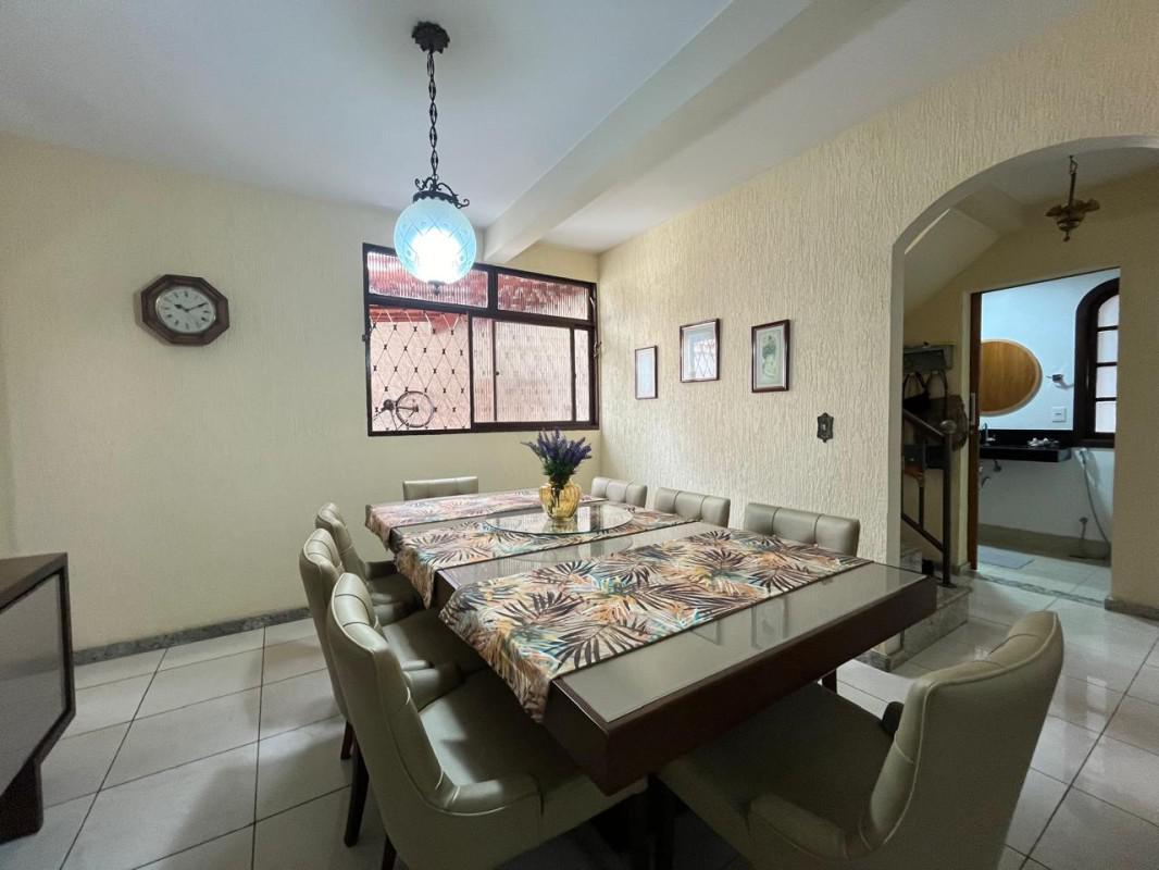 Casa, Alípio de Melo, 3 Quartos, 4 Vagas, 1 Suíte