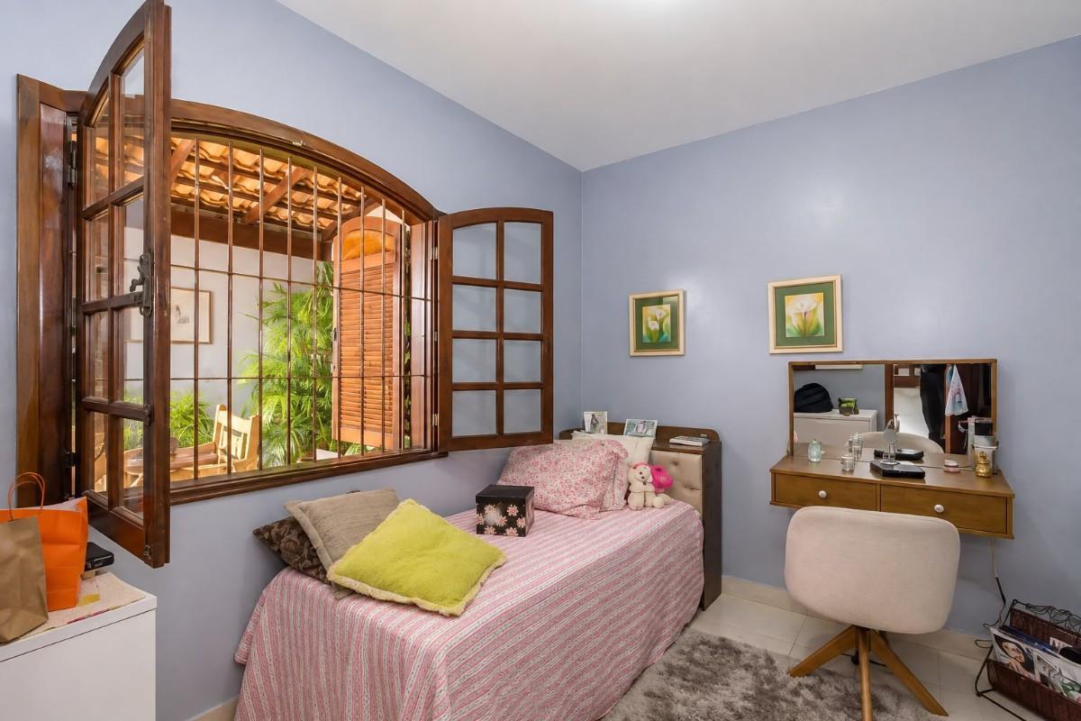 Casa, Cinquentenário, 3 Quartos, 2 Vagas, 1 Suíte