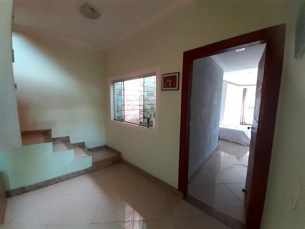 Casa, Centro, 4 Quartos, 4 Vagas, 3 Suítes