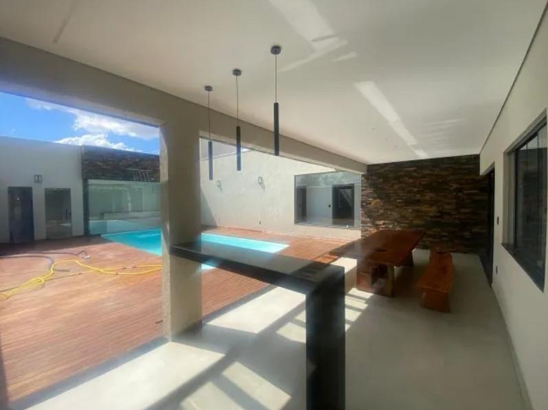 Casa, Montreal, 3 Quartos, 4 Vagas, 3 Suítes