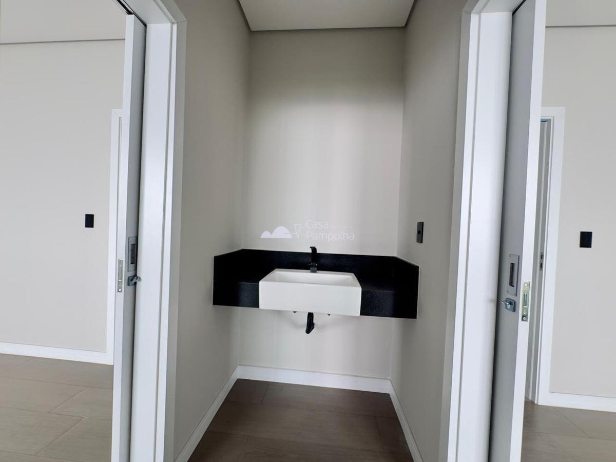 Casa, Trevo, 4 Quartos, 3 Vagas, 3 Suítes