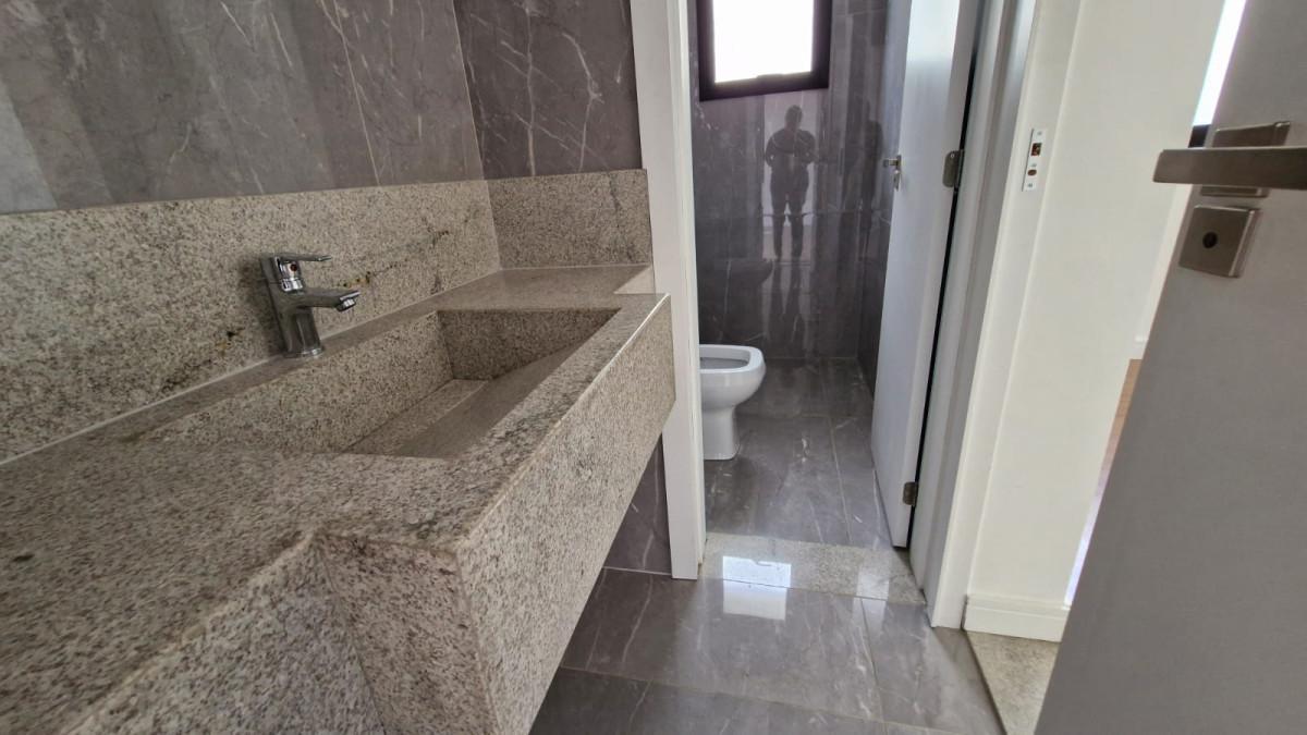 Casa, Planalto, 3 Quartos, 2 Vagas, 3 Suítes
