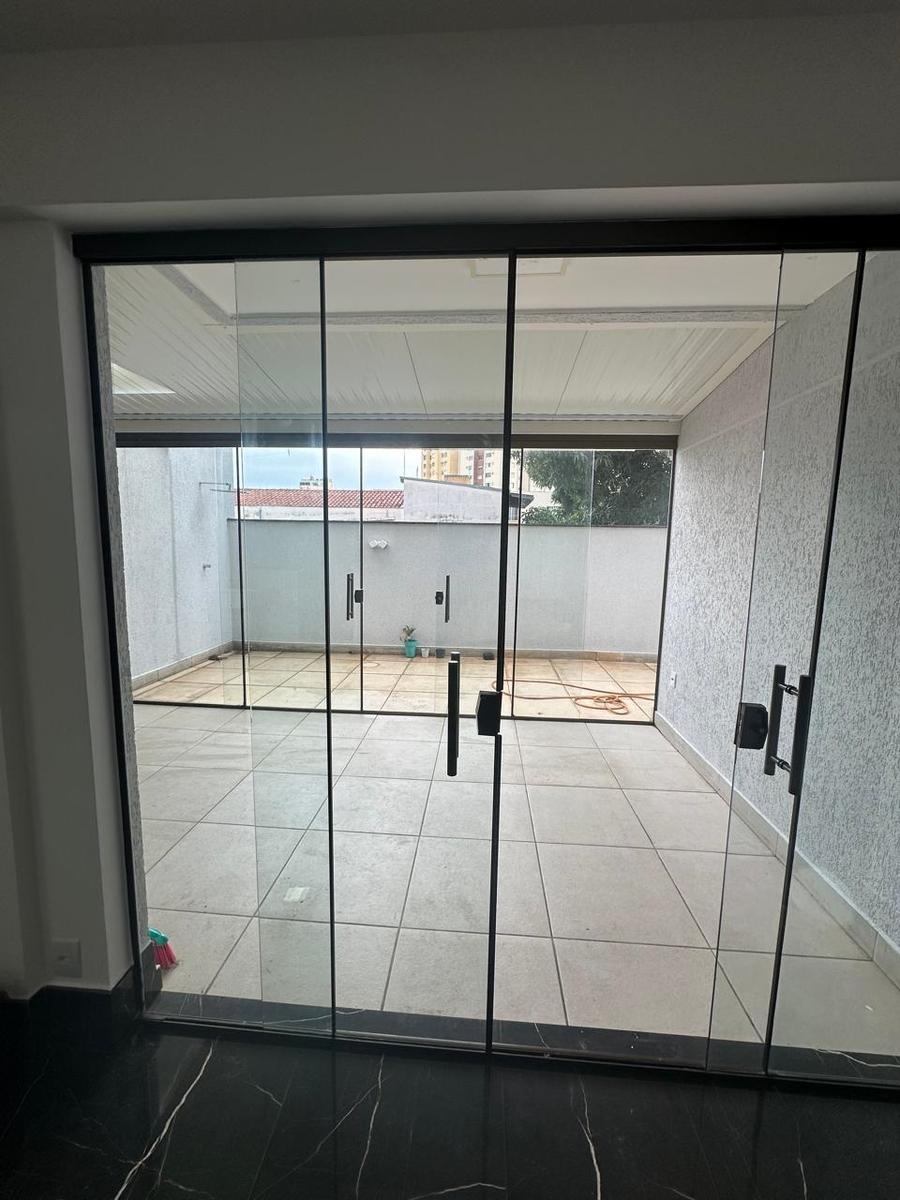 Apartamento, Floresta, 2 Quartos, 2 Vagas, 1 Suíte