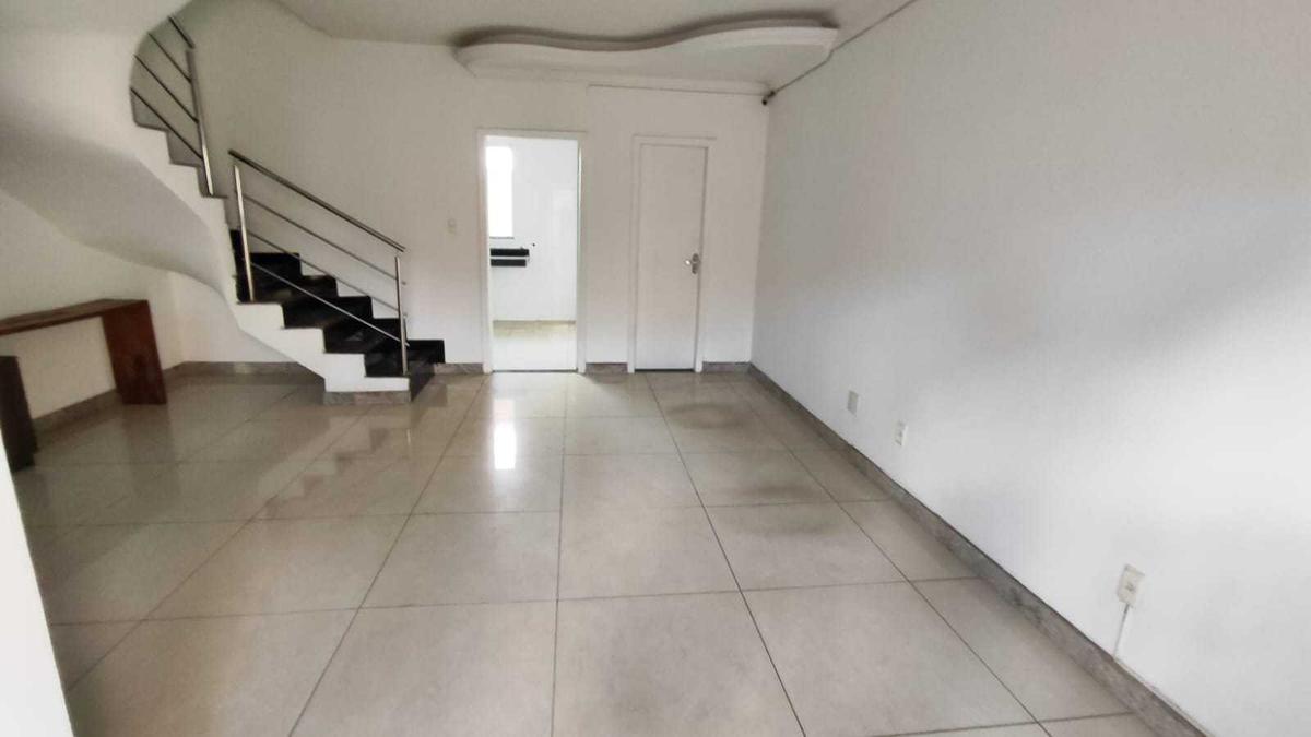 Casa, Cabral, 3 Quartos, 2 Vagas, 1 Suíte