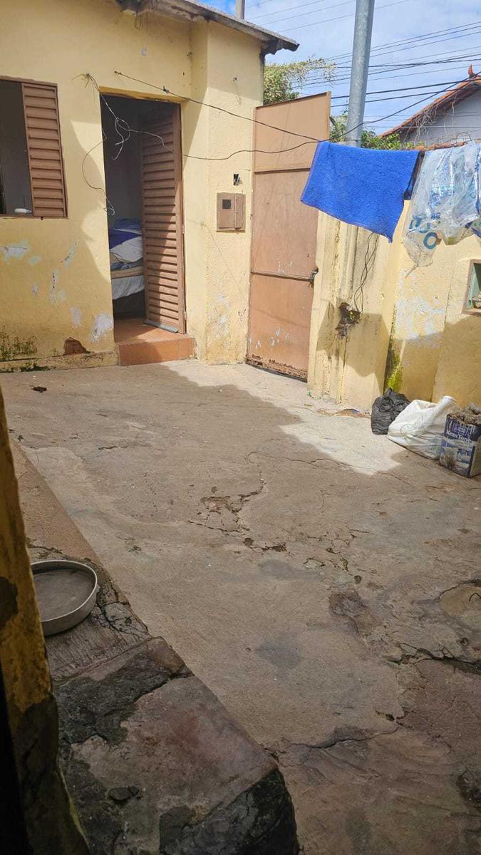 Casa, Horto, 2 Quartos, 0 Vaga