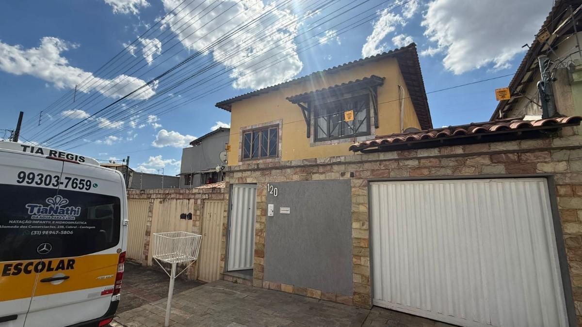 Casa, Arvoredo, 4 Quartos, 2 Vagas, 1 Suíte