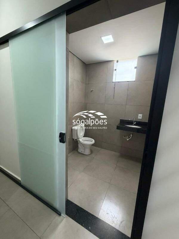 Galpão, Bandeirinhas, 5 Vagas