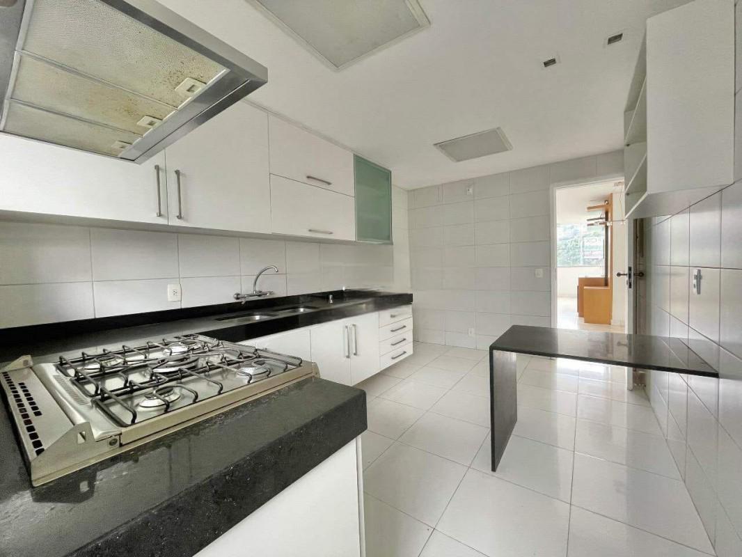 Apartamento, Vila Paris, 4 Quartos, 2 Vagas, 1 Suíte