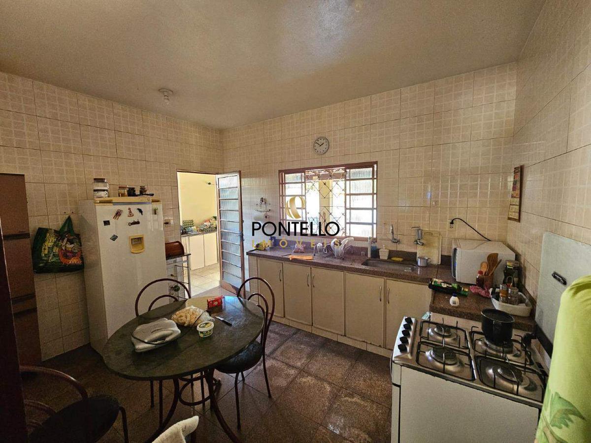 Casa, Boa Vista, 3 Quartos, 5 Vagas, 1 Suíte