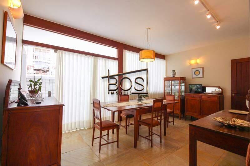 Casa, Serra, 4 Quartos, 5 Vagas, 1 Suíte