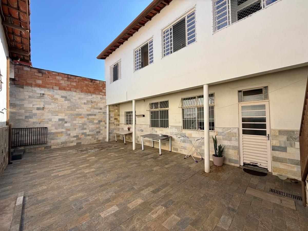 Casa, Itapoã, 3 Quartos, 4 Vagas, 1 Suíte