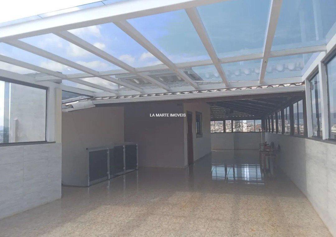 Casa, Industrial, 4 Quartos, 2 Vagas, 1 Suíte