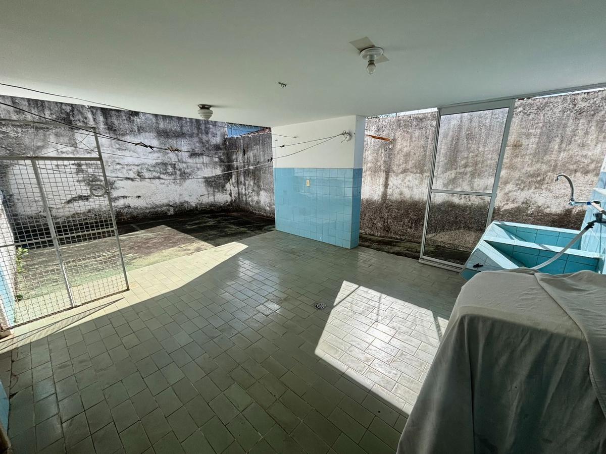 Casa, São José, 4 Quartos, 6 Vagas, 1 Suíte