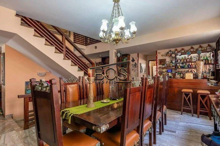 Casa, Mangabeiras, 5 Quartos, 0 Vaga, 1 Suíte