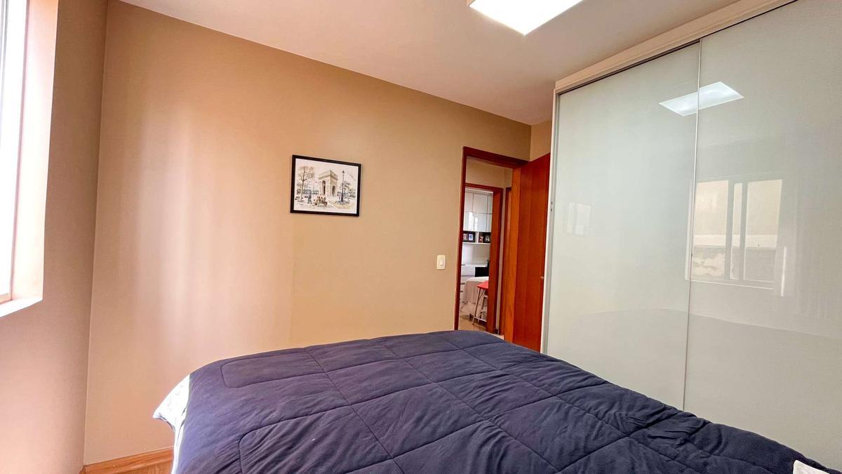Apartamento, Sagrada Família, 3 Quartos, 2 Vagas, 1 Suíte