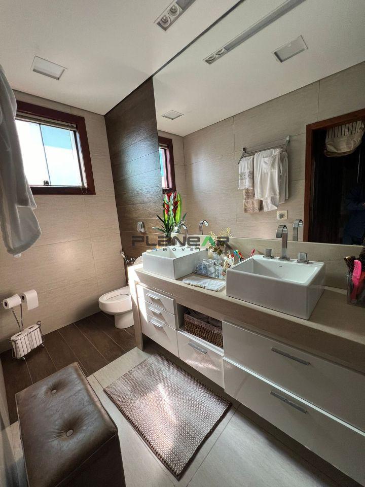 Casa, Amazonas, 5 Quartos, 5 Vagas, 1 Suíte