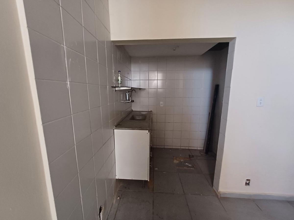 Quitinete, Santa Cruz, 0 Quarto, 0 Vaga