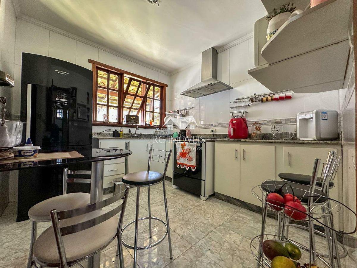 Casa, Tirol, 4 Quartos, 0 Vaga, 1 Suíte