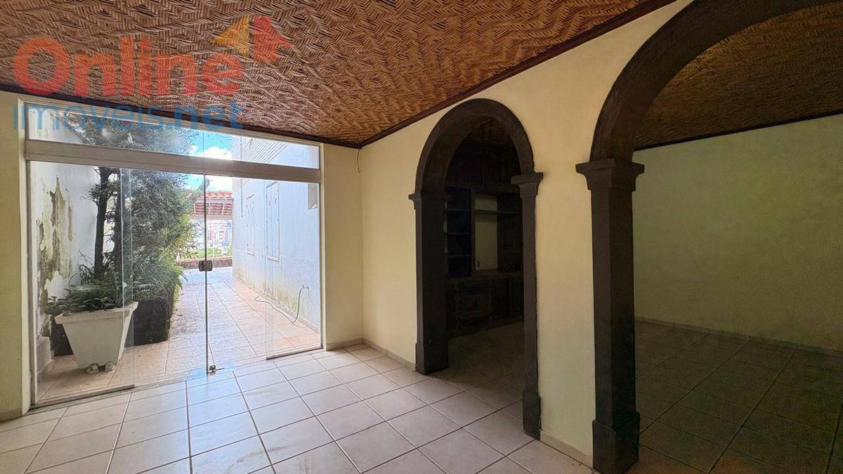 Casa, Vila Paris, 4 Quartos, 0 Vaga, 2 Suítes