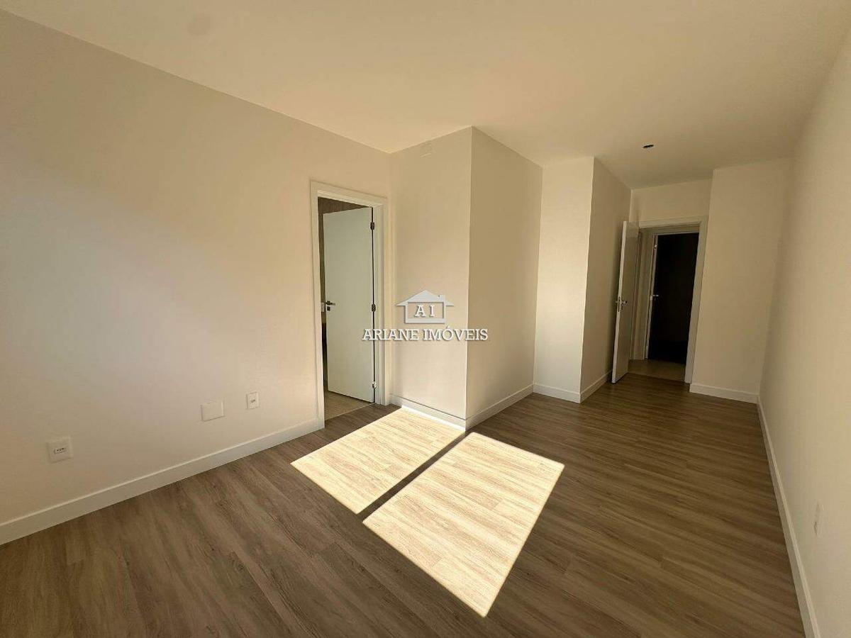 Apartamento, Centro, 3 Quartos, 0 Vaga, 3 Suítes