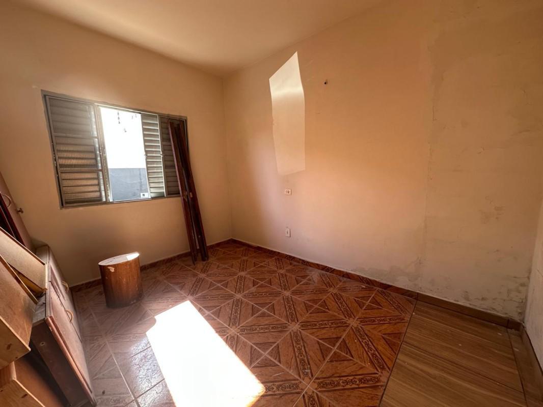 Casa, Centro, 2 Quartos, 0 Vaga