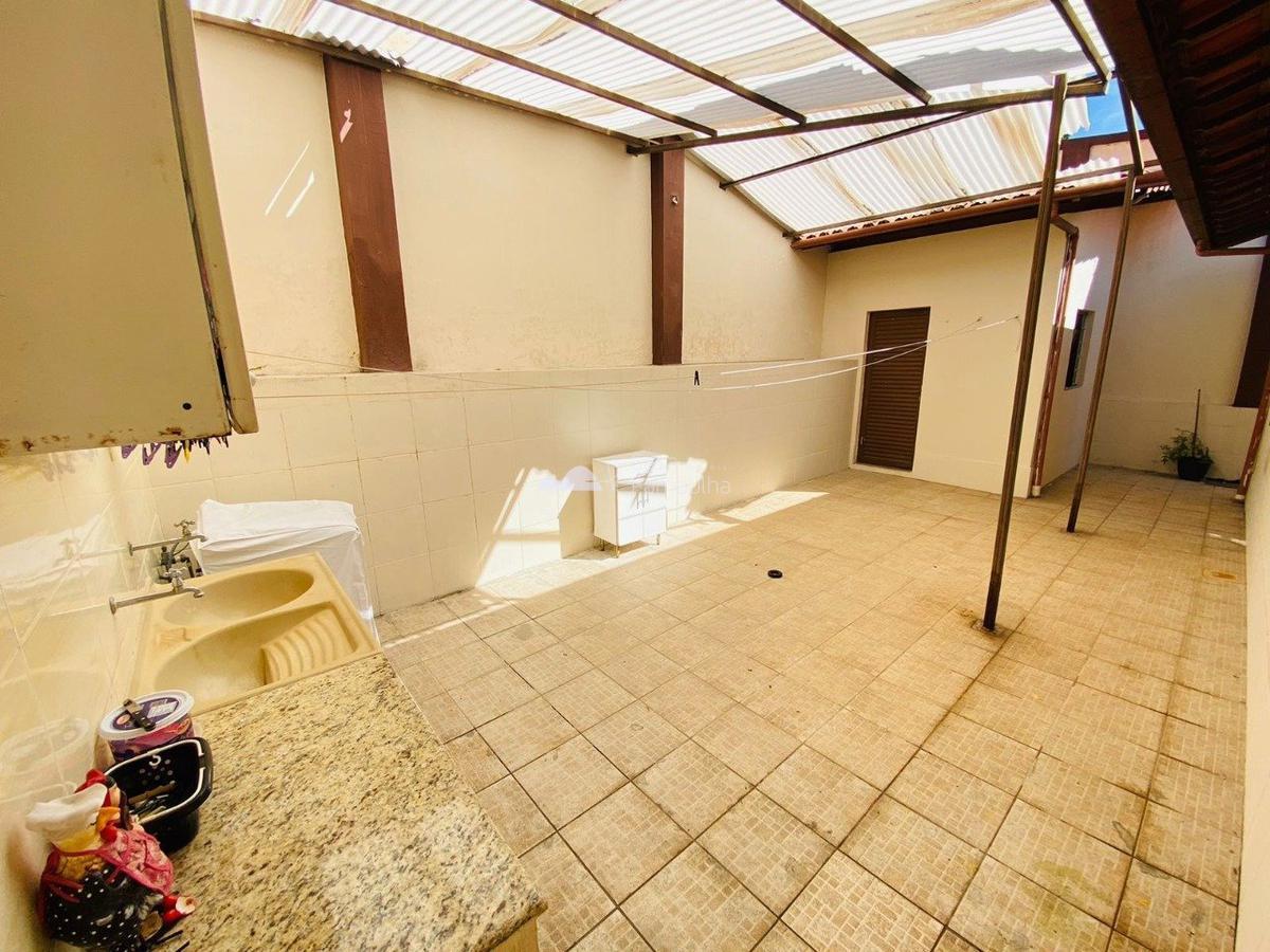 Casa, Trevo, 3 Quartos, 8 Vagas, 1 Suíte