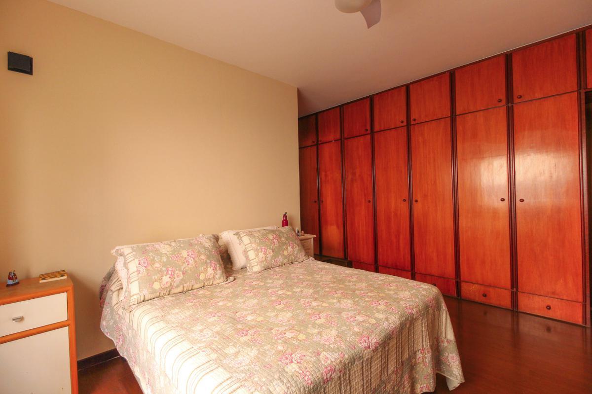 Casa, Buritis, 4 Quartos, 4 Vagas, 1 Suíte