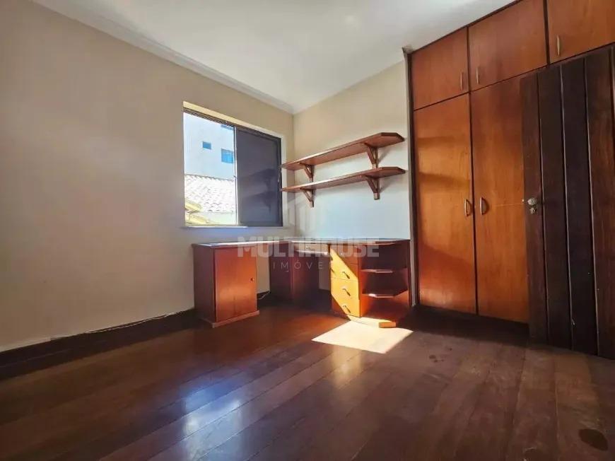 Casa, Itapoã, 5 Quartos, 4 Vagas, 1 Suíte