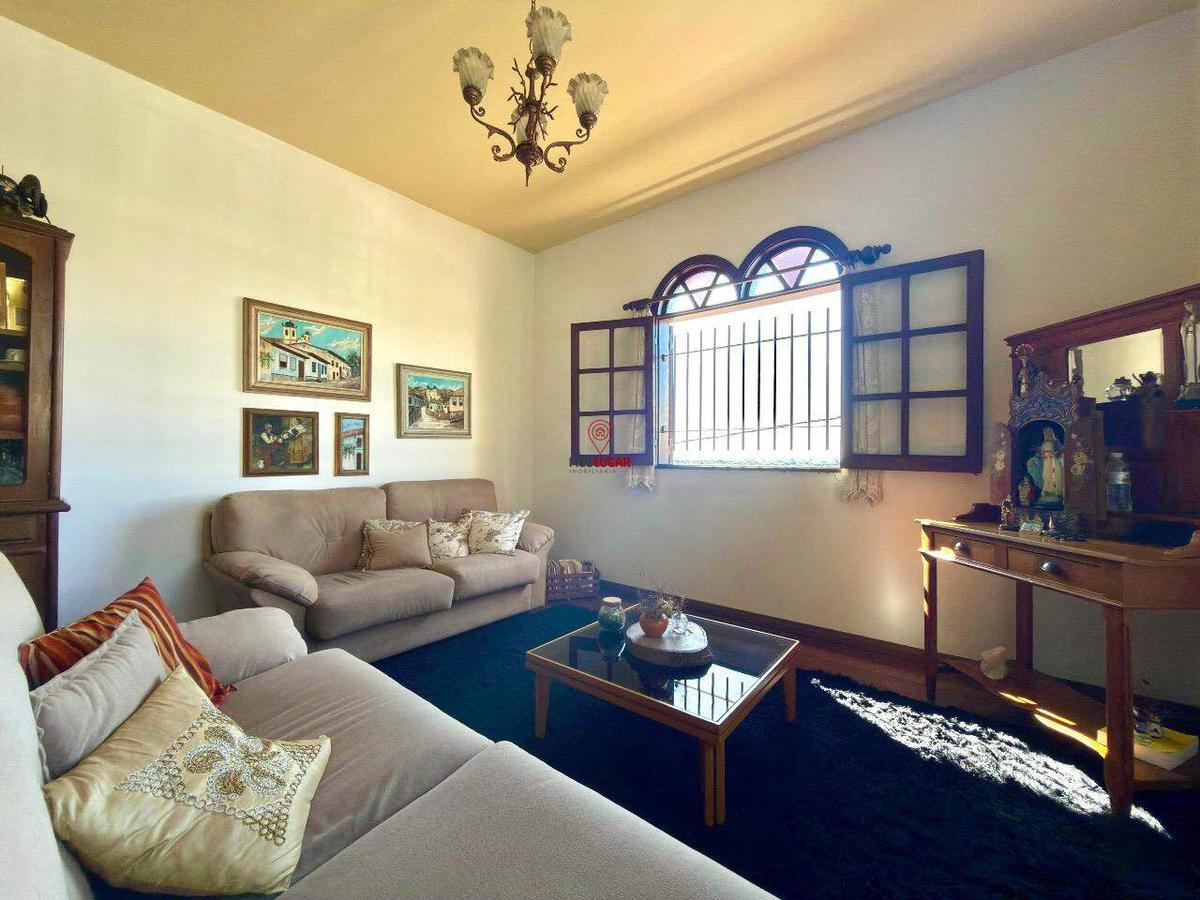 Casa, Barreiro, 3 Quartos, 5 Vagas, 1 Suíte