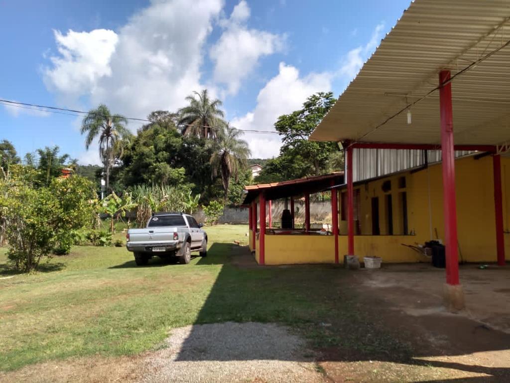 Casa, Pompeu, 1 Quarto, 20 Vagas