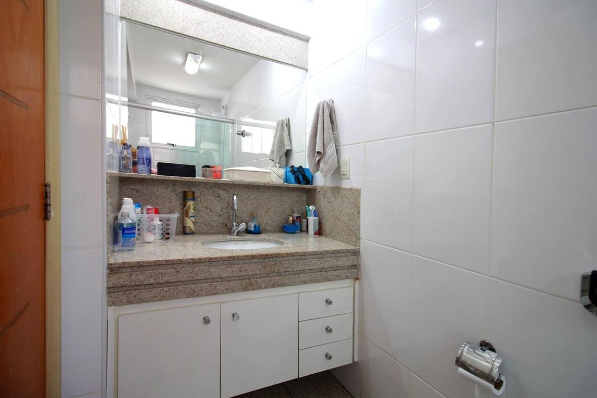 Apartamento, Funcionários, 4 Quartos, 2 Vagas, 1 Suíte