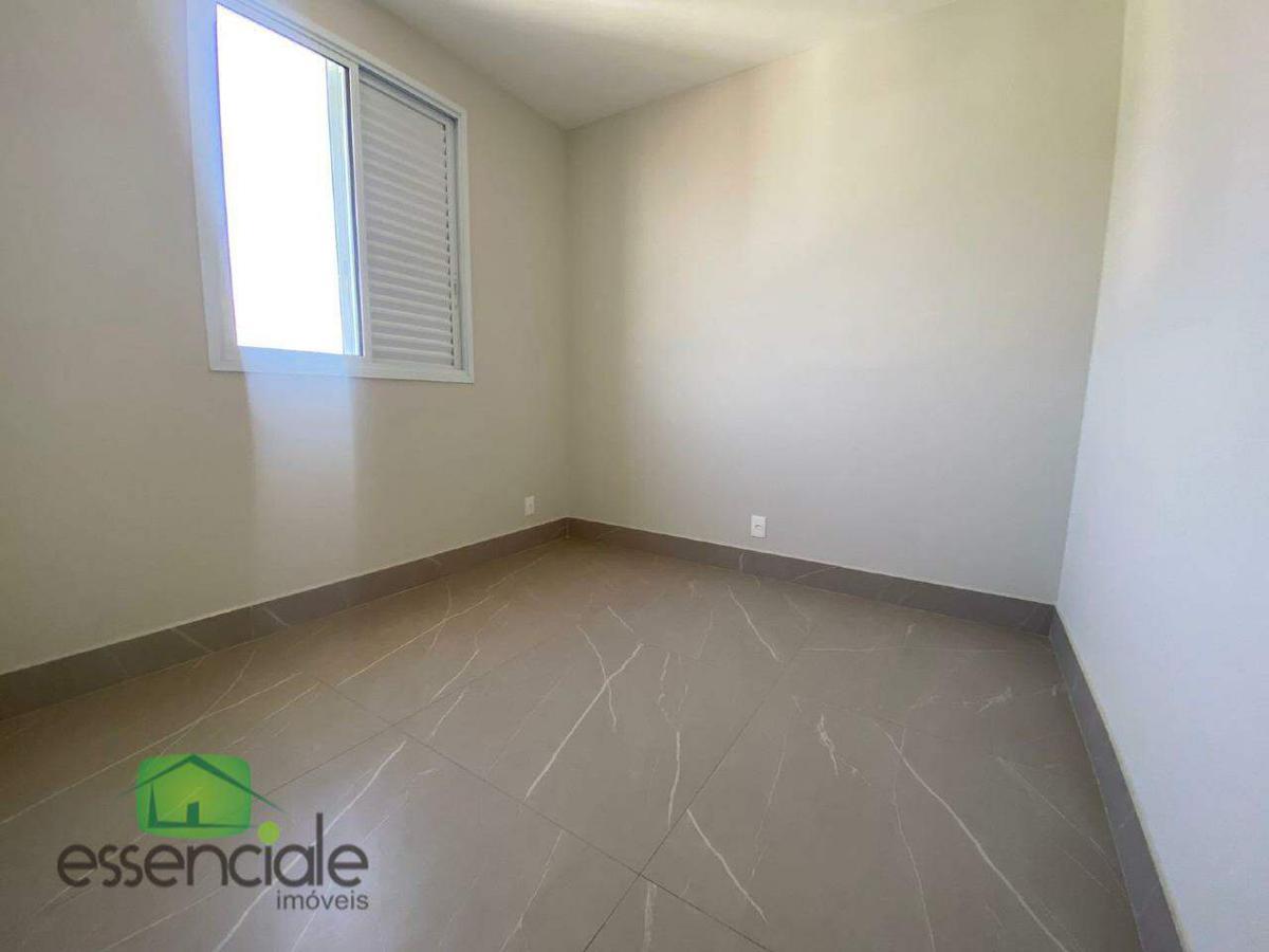 Cobertura, Fonte Grande, 3 Quartos, 2 Vagas, 1 Suíte