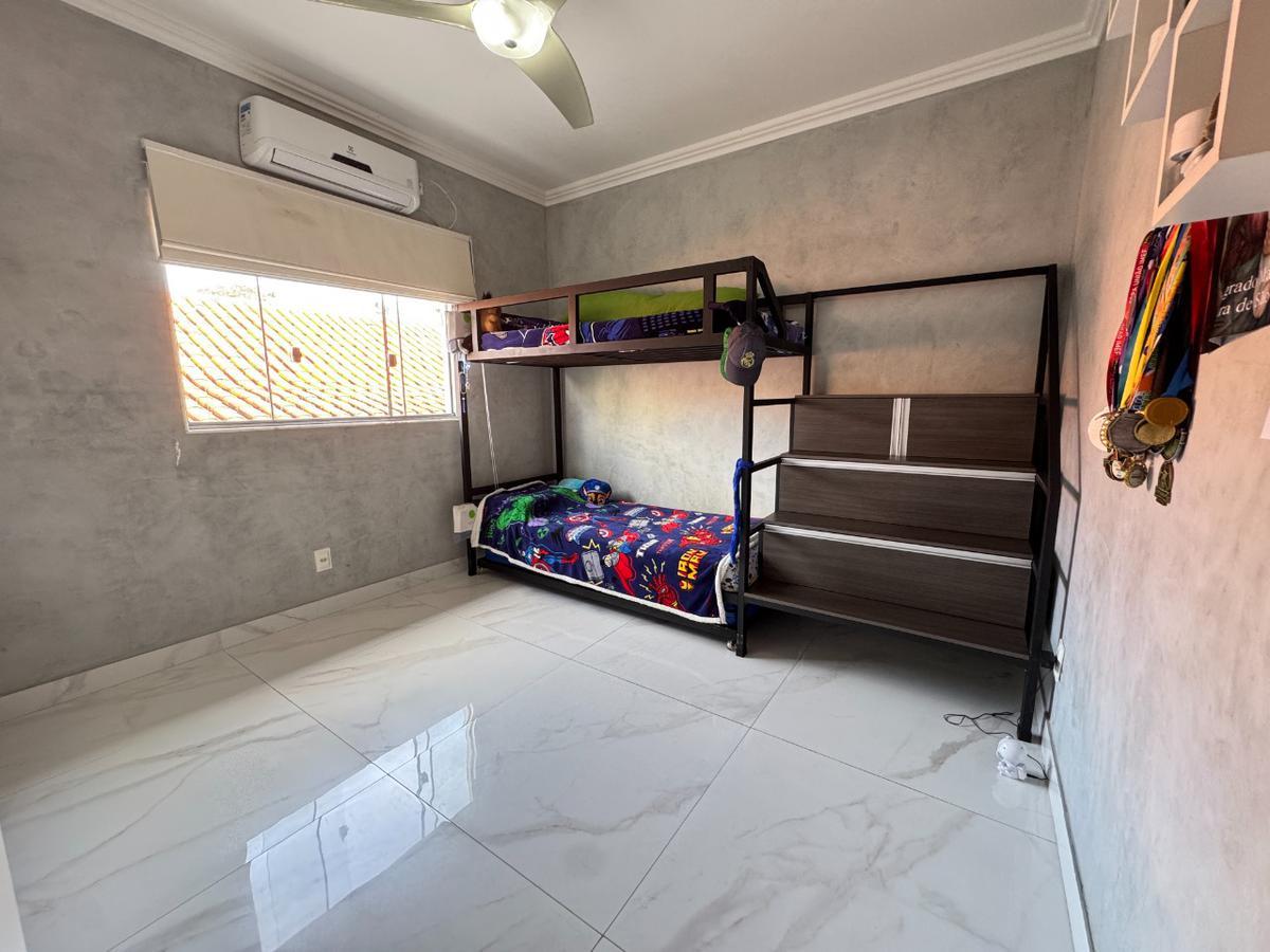 Casa, Santa Branca, 3 Quartos, 3 Vagas, 1 Suíte