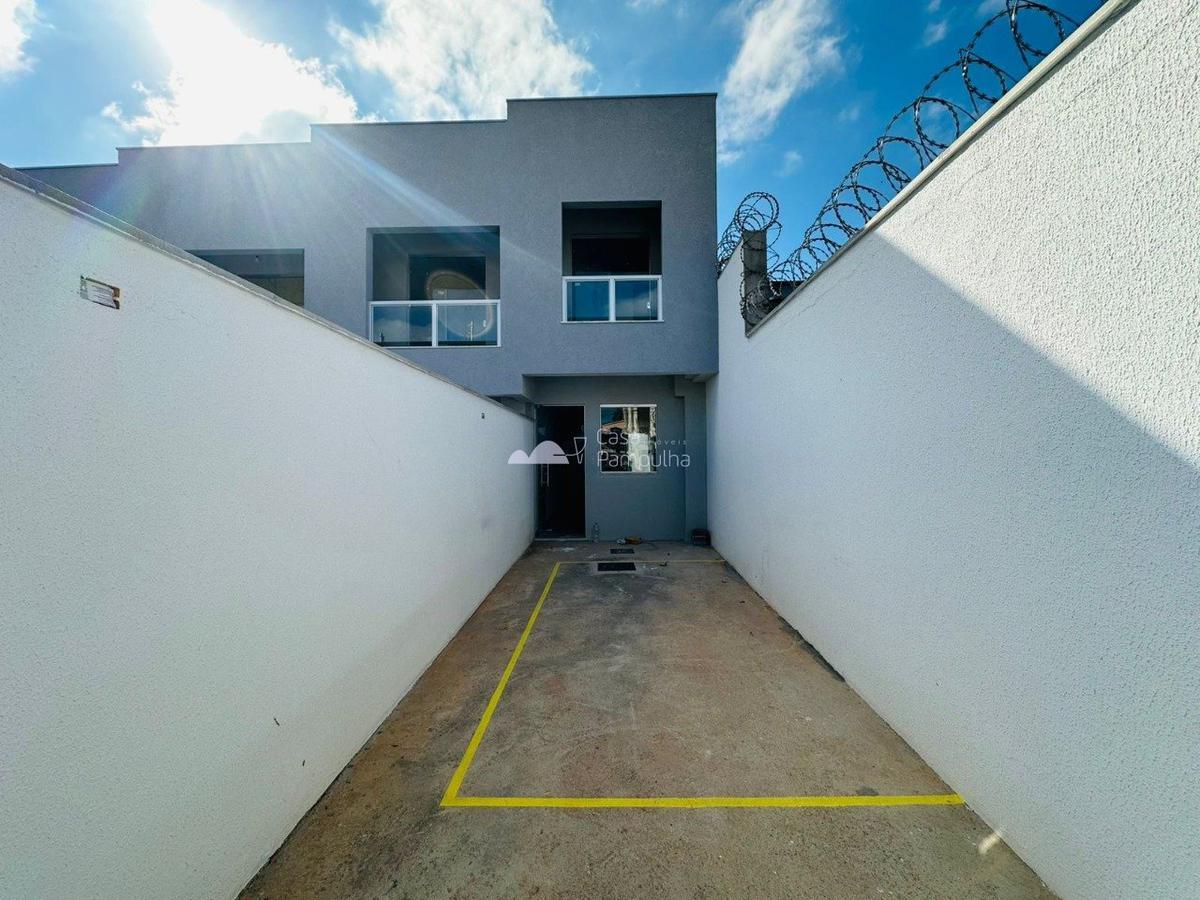 Casa, Floramar, 2 Quartos, 1 Vaga, 2 Suítes