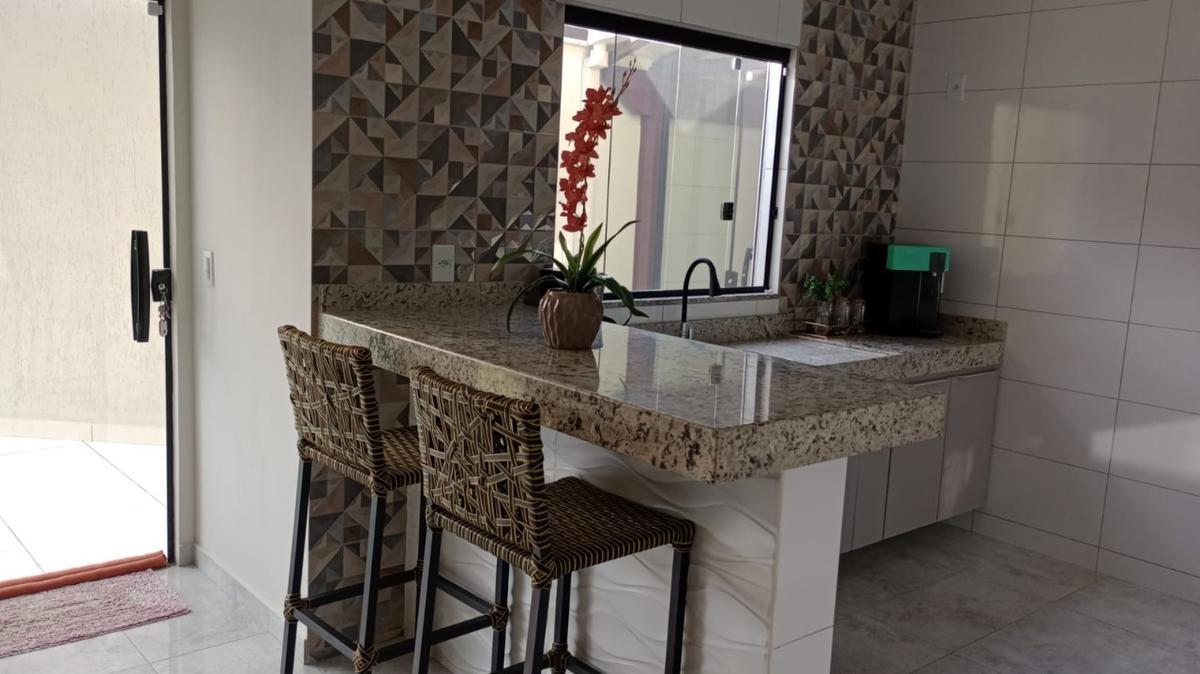 Casa, Jardim Imperial, 3 Quartos, 4 Vagas, 1 Suíte