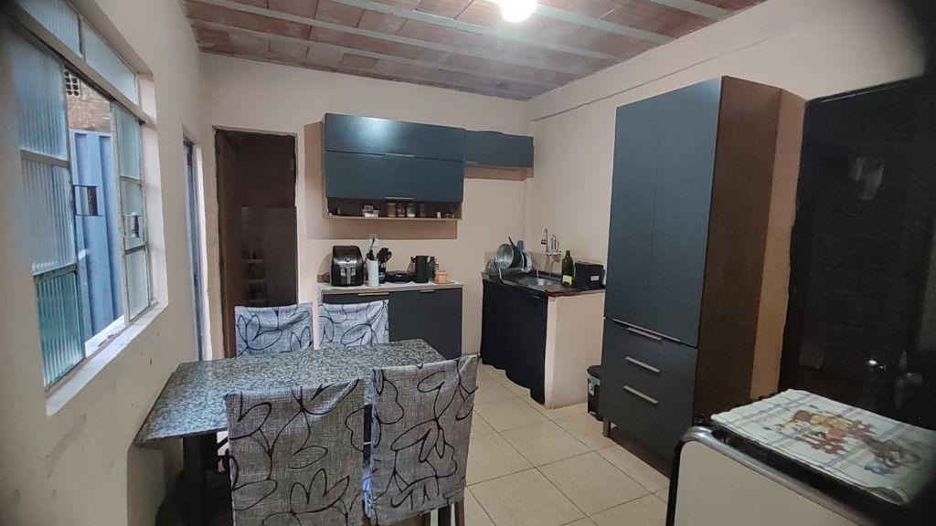Casa, Fogo Apagou, 4 Quartos, 0 Vaga