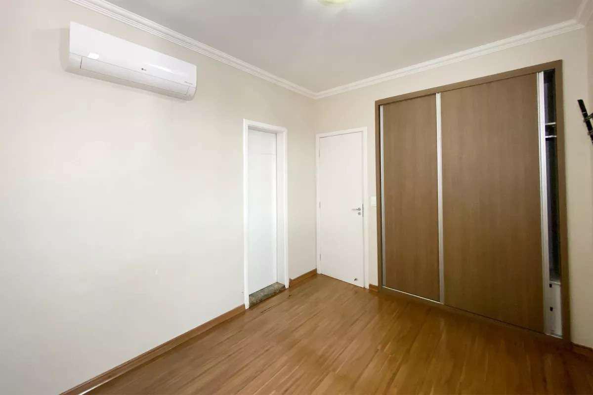 Apartamento, Sagrada Família, 4 Quartos, 2 Vagas, 1 Suíte