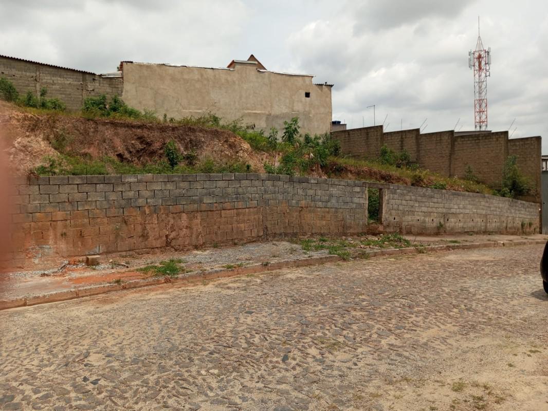 Lote, Jardim Pirineus, 0 Quarto, 0 Vaga