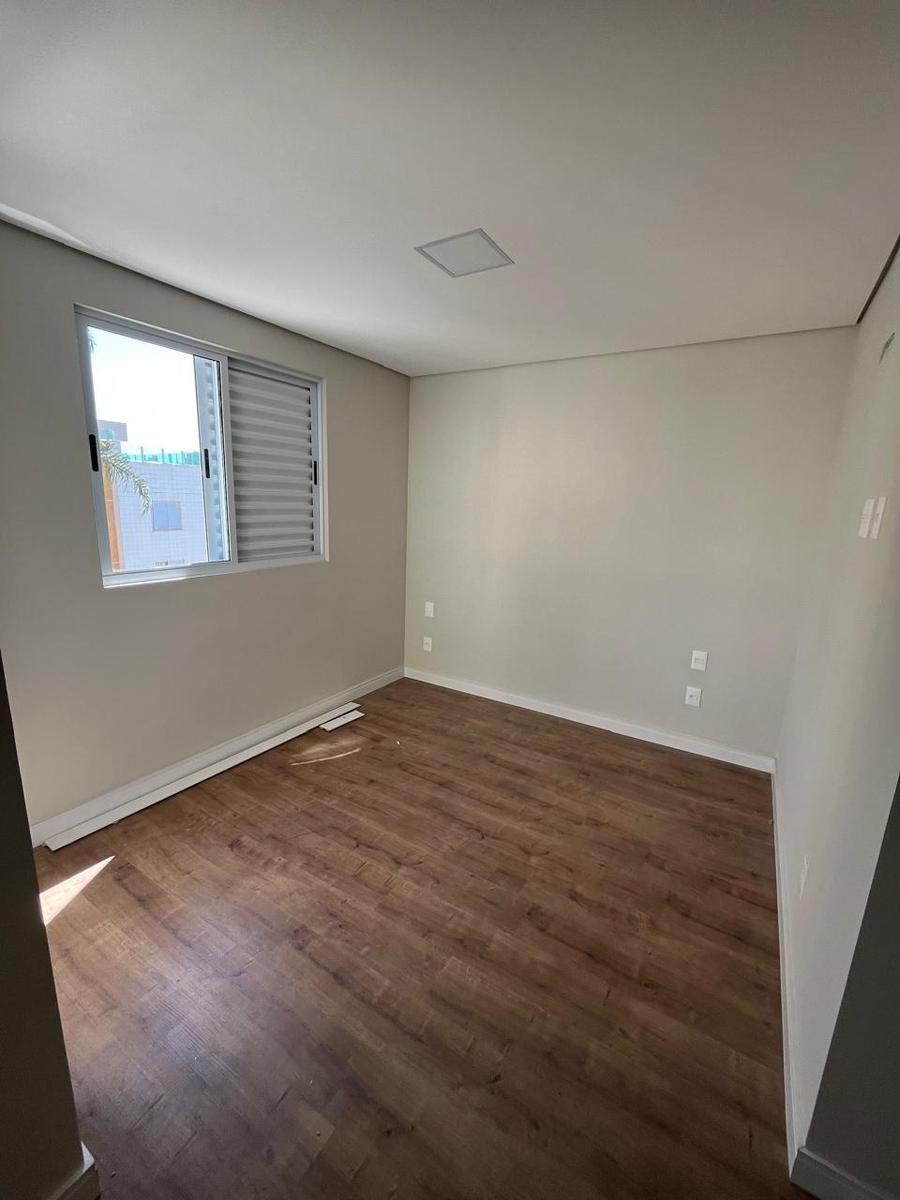 Apartamento, Floresta, 3 Quartos, 2 Vagas, 1 Suíte