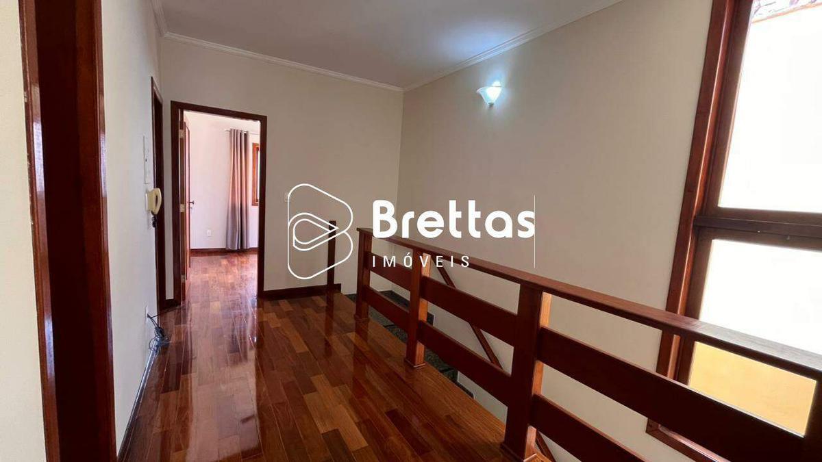 Casa, Centro, 5 Quartos, 2 Vagas, 2 Suítes