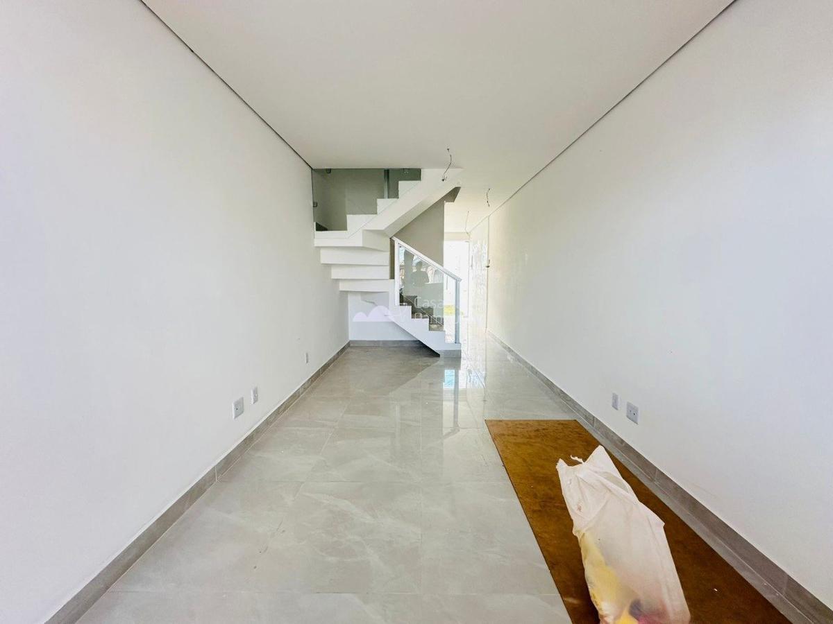 Casa, Floramar, 2 Quartos, 1 Vaga, 2 Suítes