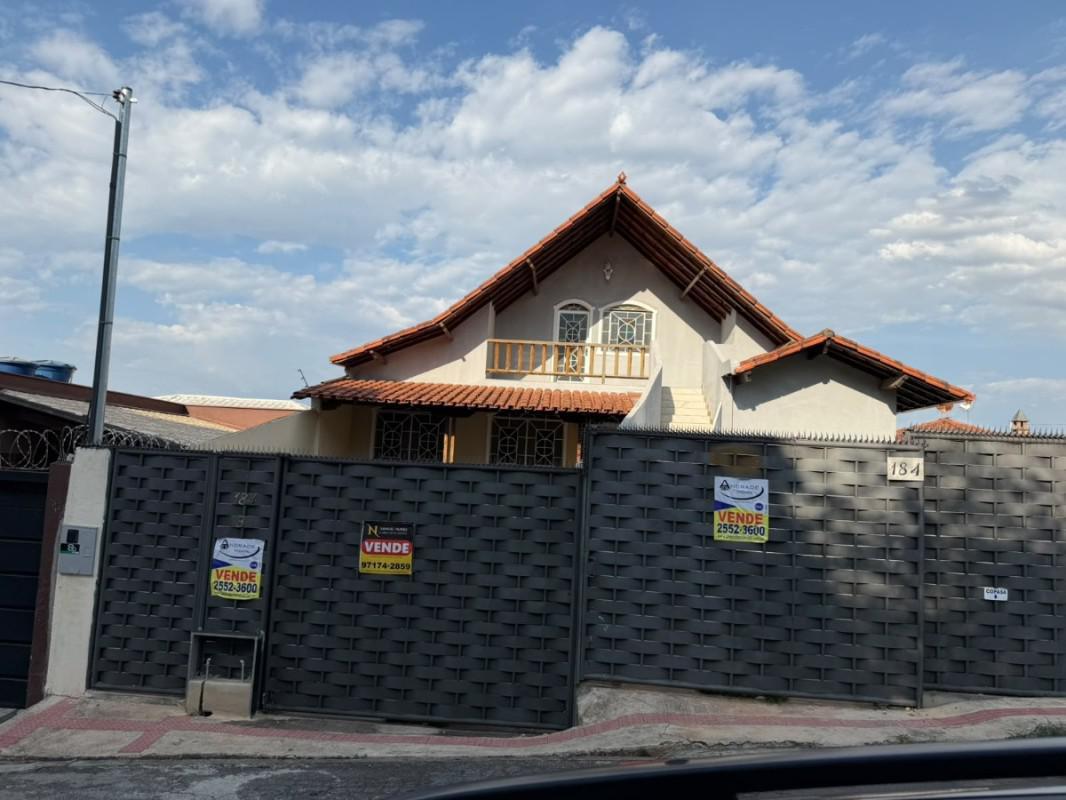 Casa, Ressaca, 3 Quartos, 4 Vagas