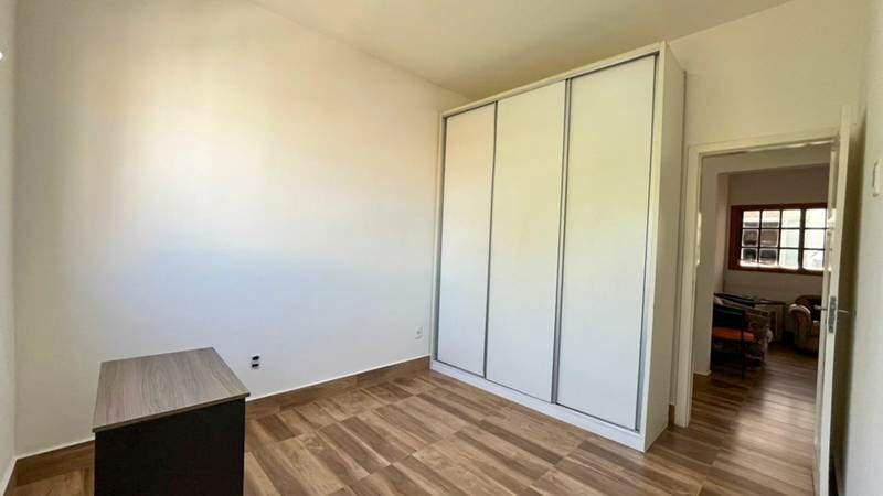 Apartamento, Floresta, 6 Quartos, 0 Vaga, 1 Suíte