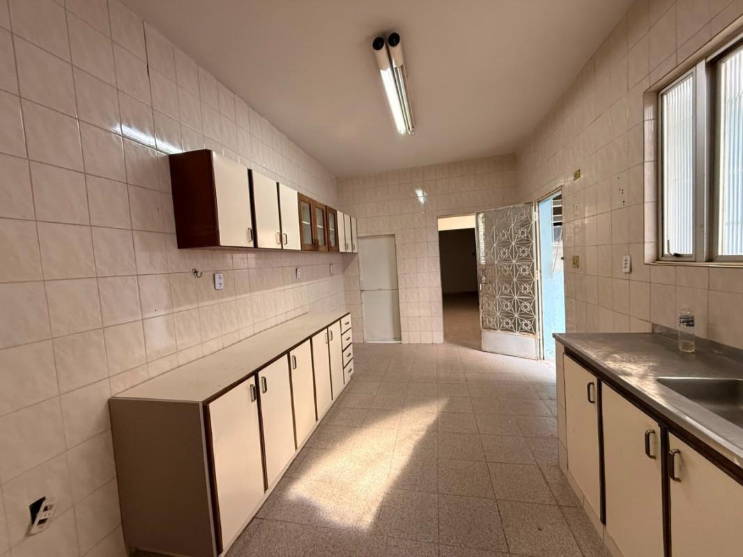 Casa, Sagrada Família, 2 Quartos, 3 Vagas, 1 Suíte